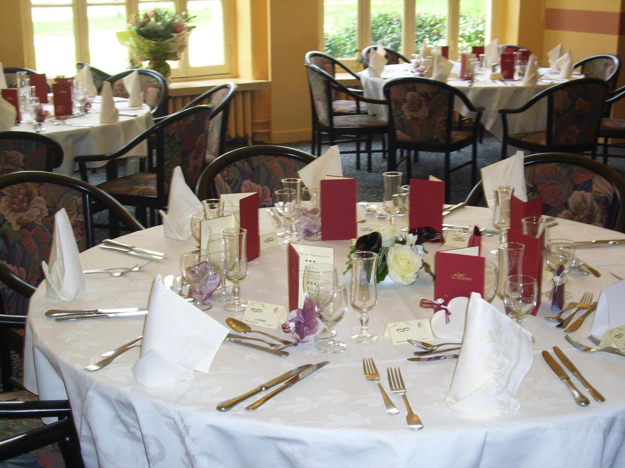 Hotel Restaurant Du Parc De La Colombiere Дижон Экстерьер фото