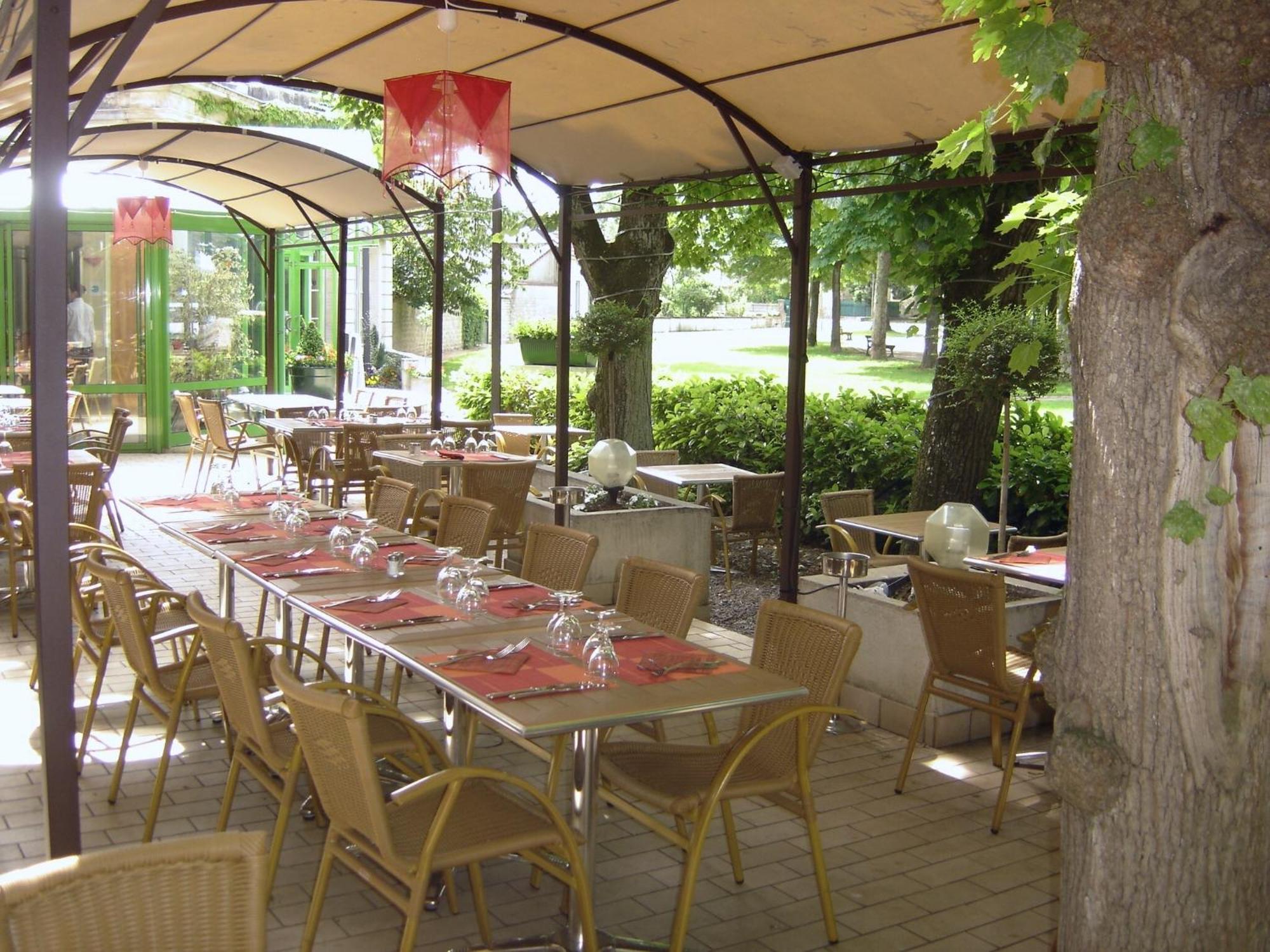 Hotel Restaurant Du Parc De La Colombiere Дижон Экстерьер фото
