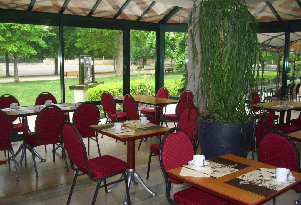 Hotel Restaurant Du Parc De La Colombiere Дижон Экстерьер фото