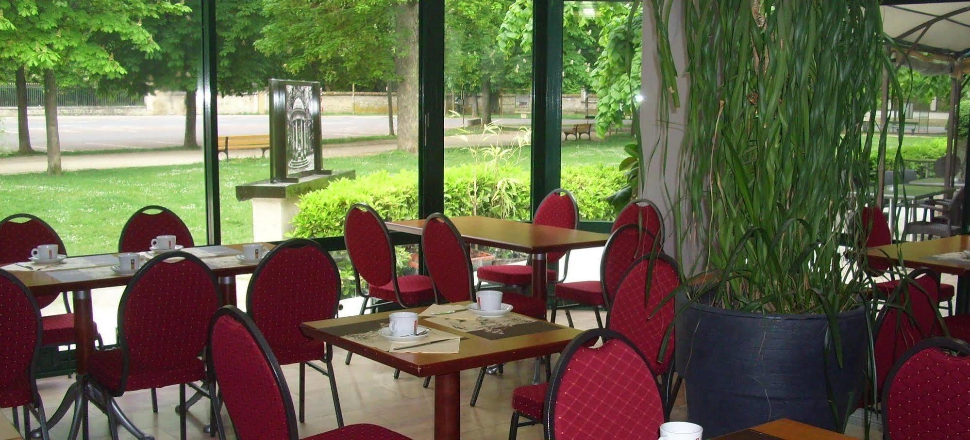 Hotel Restaurant Du Parc De La Colombiere Дижон Экстерьер фото